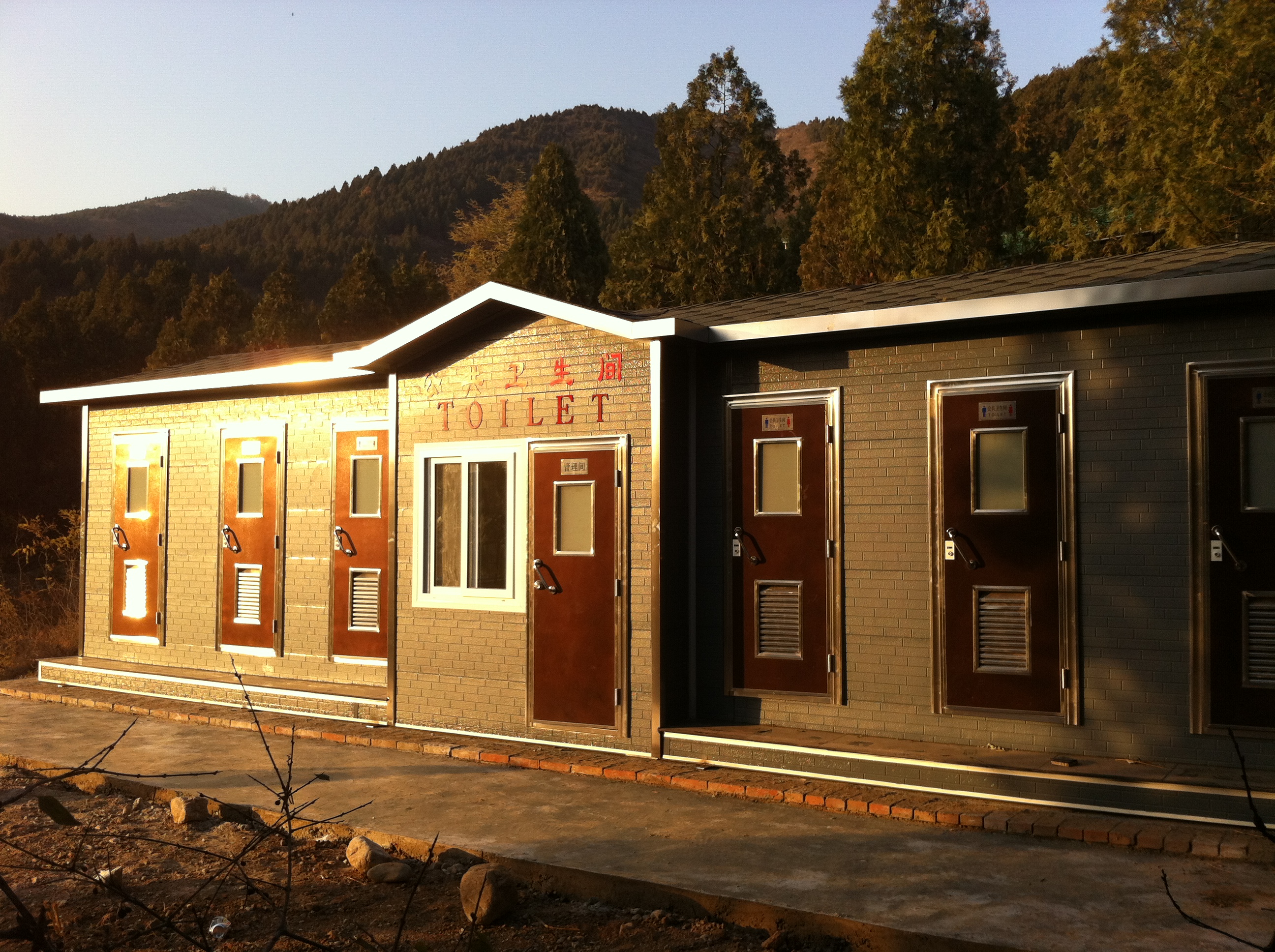 懷柔圣泉山移動廁所安裝領導感言